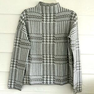 Max Stdio Gray and White Patterned Sweater
